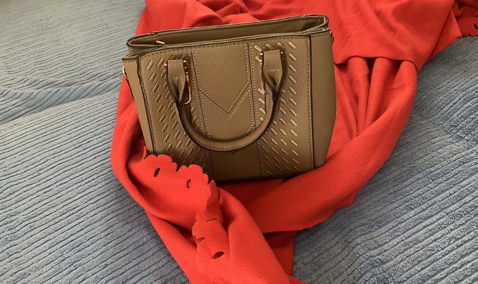 Exploring the World of Handbags: Types and Styles