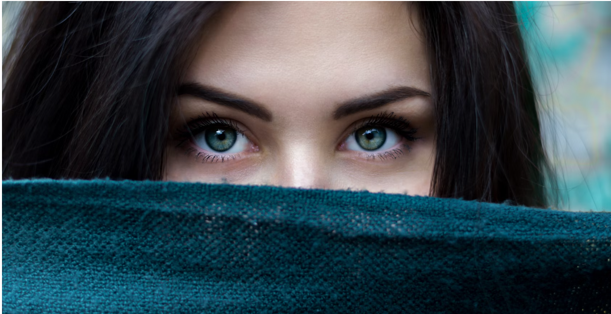 Accessorizing Your Outfits with Scarves and Shawls