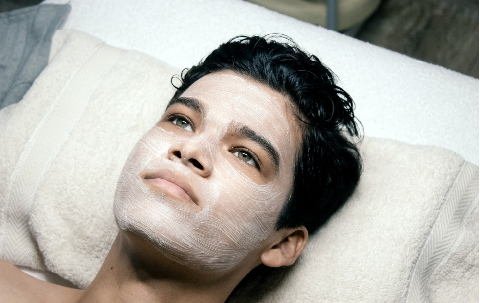 How to Minimize Pores: The Best Skincare Products for Smooth Skin