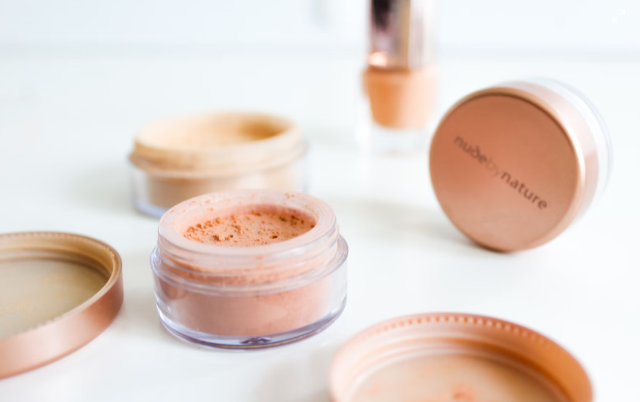 How to Choose the Right Foundation for Your Skin Type – A Complete Guide
