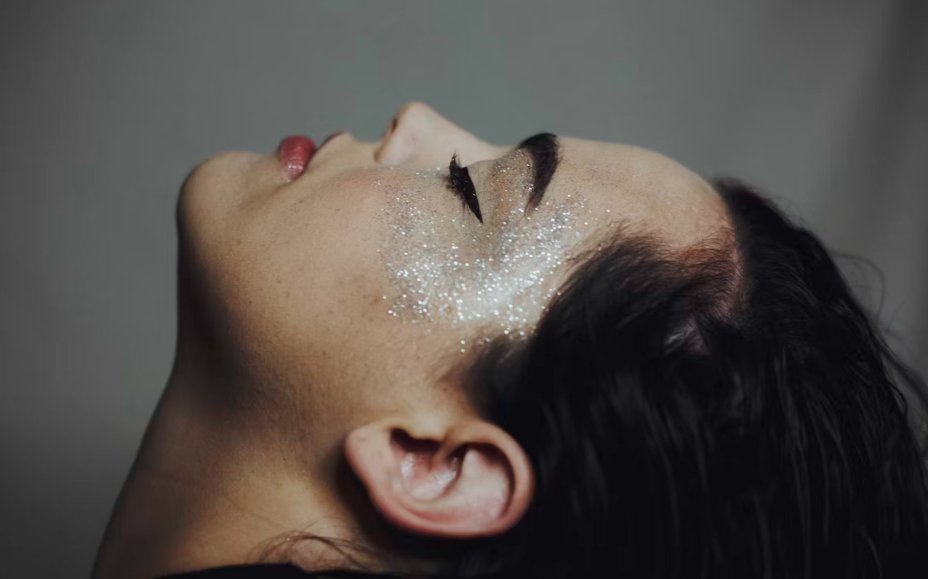 How to Make Your Skin Glow Naturally – 10 Proven Methods