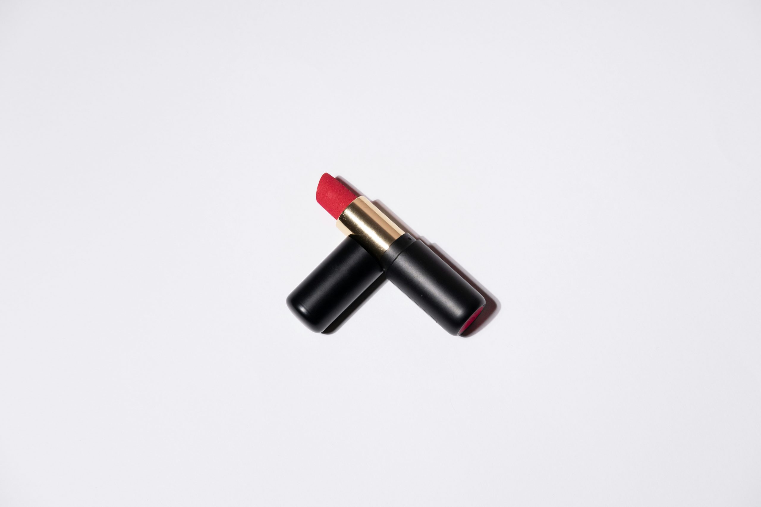 How to Find Your Perfect Shade of Red Lipstick – Expert Tips Inside