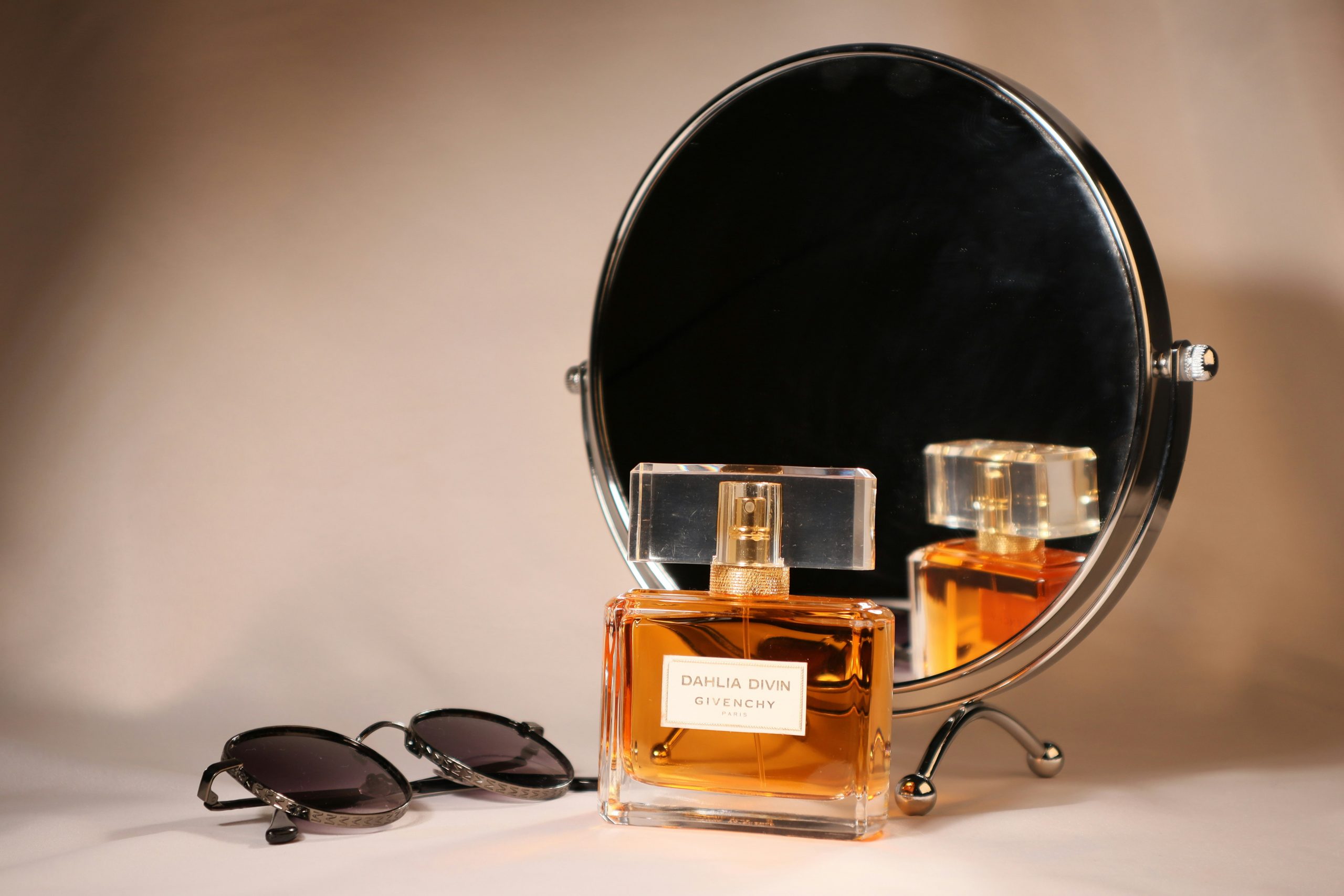 The Best Accessories to Complete Any Look – 5 Must-Have Pieces