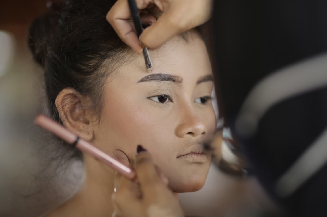 Beginner’s Guide to Flawless Contouring – Learn in 5 Minutes